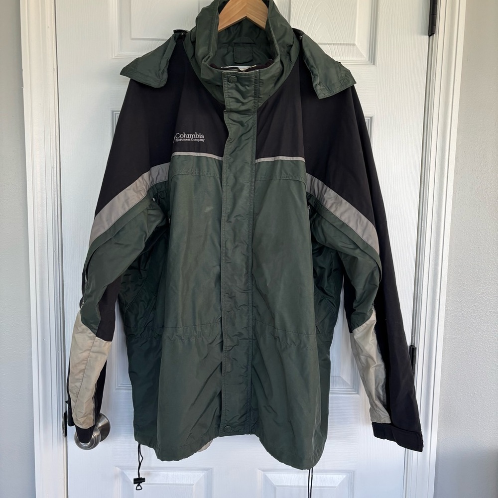 Columbia Men's Forest Green and Charcoal Jacket
